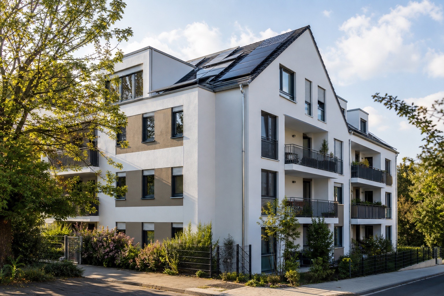 Energetisch saniertes Mehrfamilienhaus mit Photovoltaikanlage